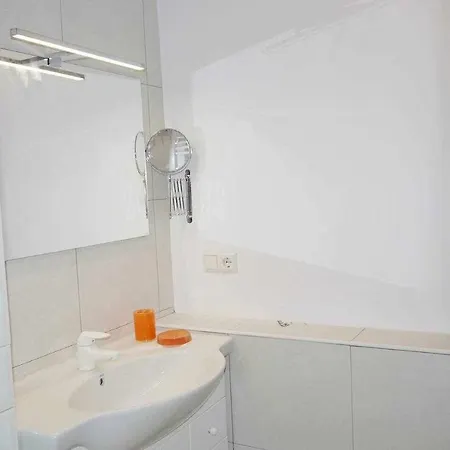 Frente A La Bahia Con Piscina Privada Y Bbq * カルプ