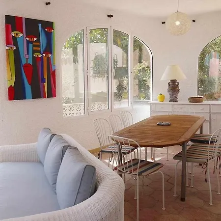 Frente A La Bahia Con Piscina Privada Y Bbq * カルプ
